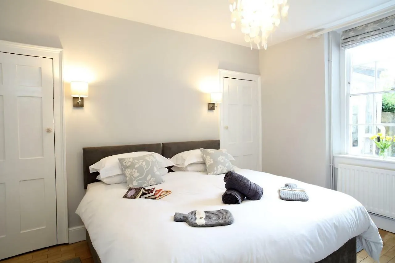 Southcot Place Apartment Bath 0*,